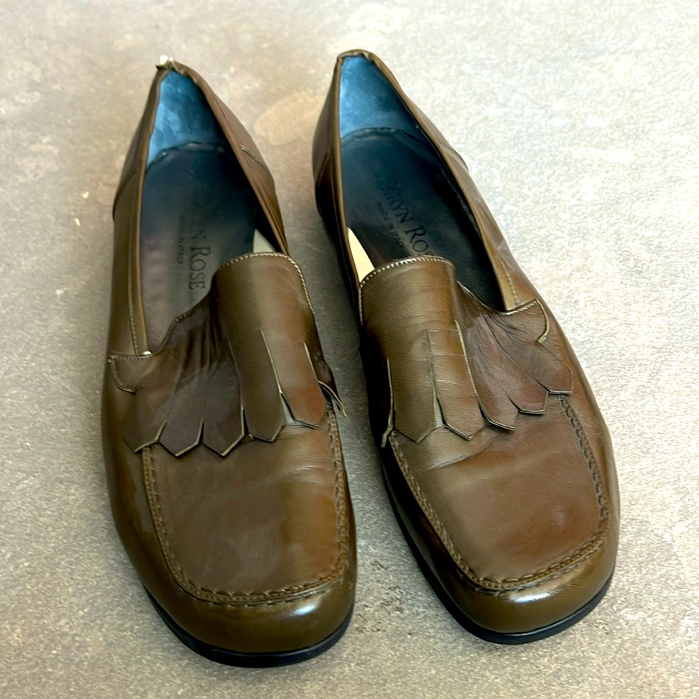 Dark olive designer Taryn Rose shoes size 41.5
